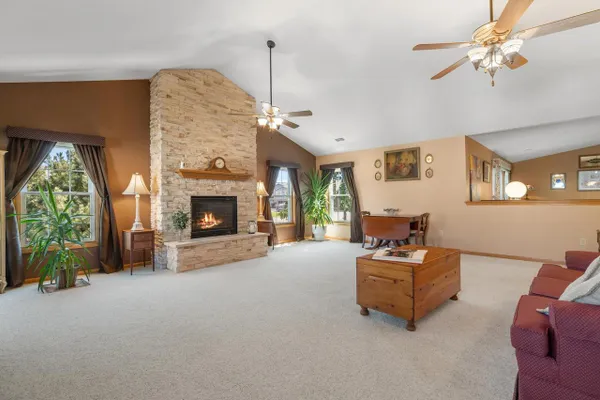 1122 N SUNNYSLOPE DR 203