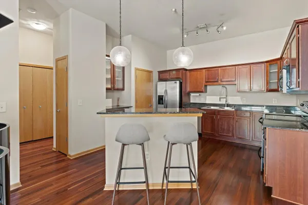 8201 MAYO DR 106