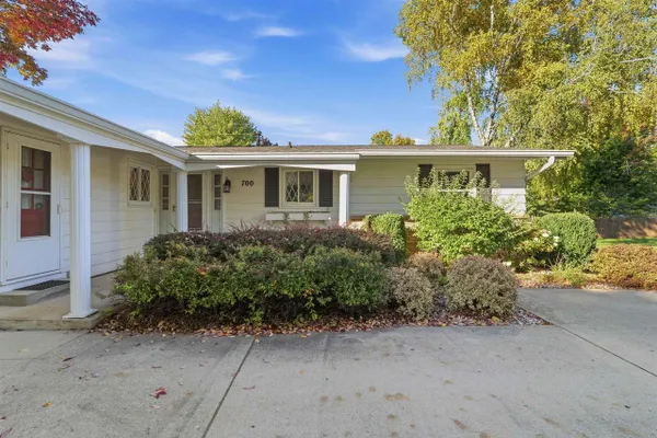 700 DENNING AVE
