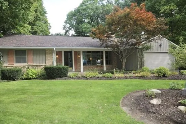 590 E RAVENSWOOD HILLS CIR