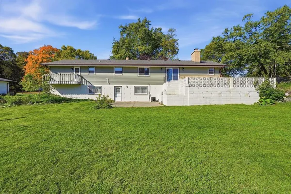 W215N10122 HICKORY DR