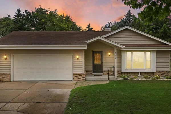 8169 S WILDING DR