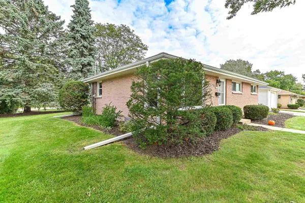 N89W15378 CLEVELAND AVE
