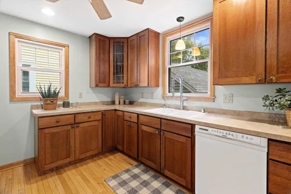 3222 ATWOOD AVE