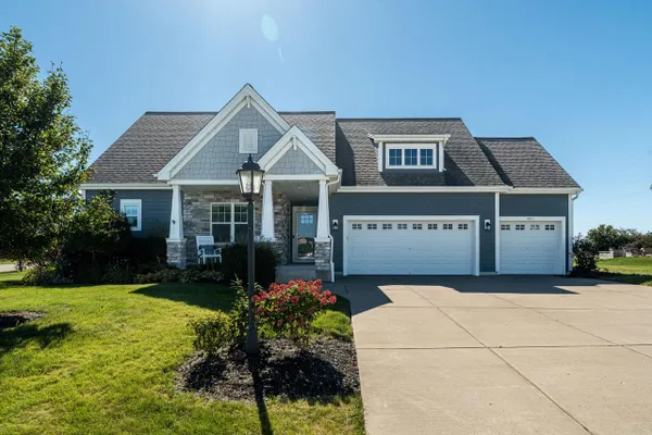 8211 W HIGHLANDER DR