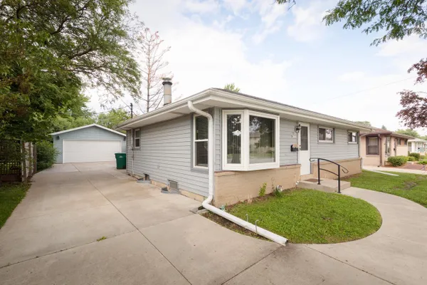 N89W15242 CLEVELAND AVE