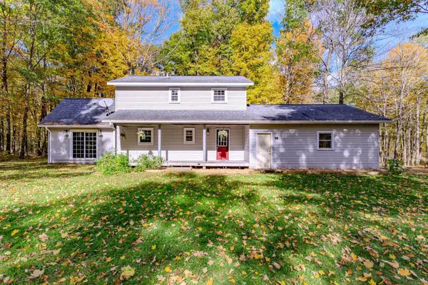 4561 HARDWOOD LN