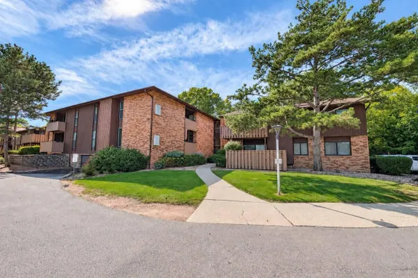 7011 N GREEN BAY AVE A