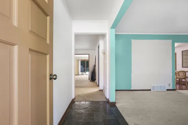 409 VERNON AVE