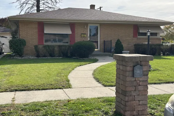 827 CORONADA DR