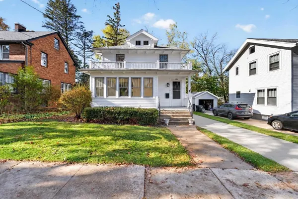 2126 FOX AVE