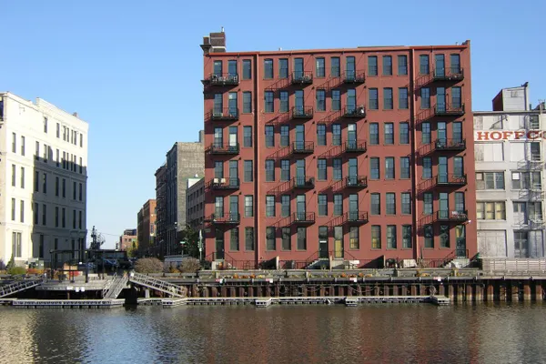 141 N WATER ST 23