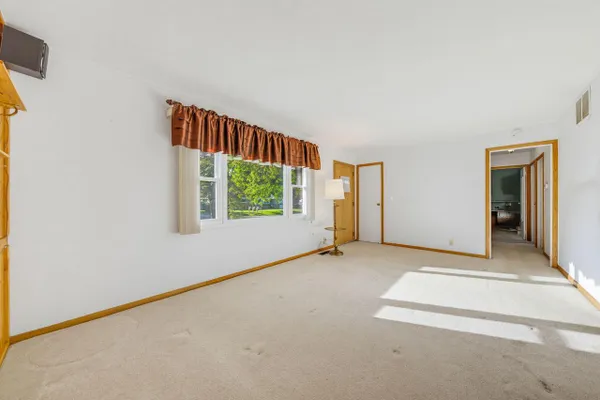 W160N9756 COLONIAL DR