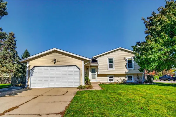 381 CHERRY WOOD DR
