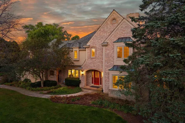10522 N MANOR CIR