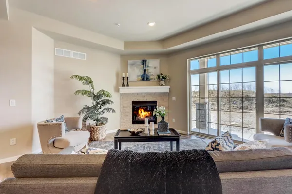 2836 FOX LAKE CIR 101 / 03