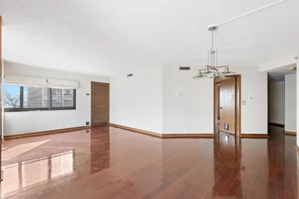 1633 N PROSPECT AVE 3E