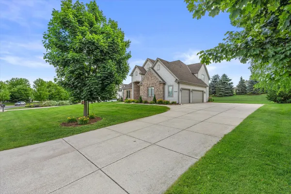 W218N5466 TAYLORS WOODS DR
