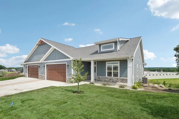 3017 BRONZE LEAF LN