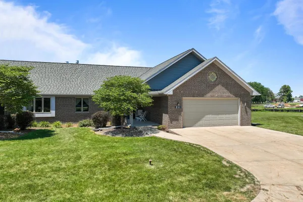 211 WINDMILL LN
