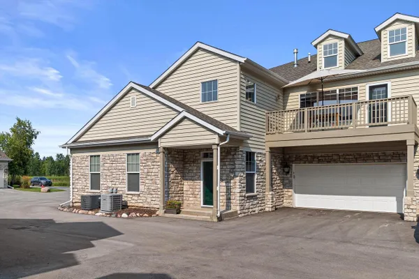 N16W26401 MEADOWGRASS CIR D