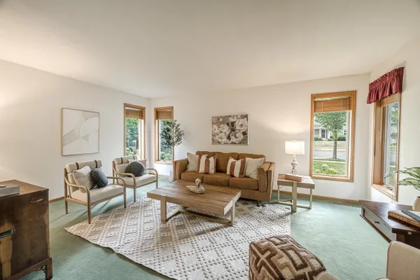 321 SAUK CREEK DR