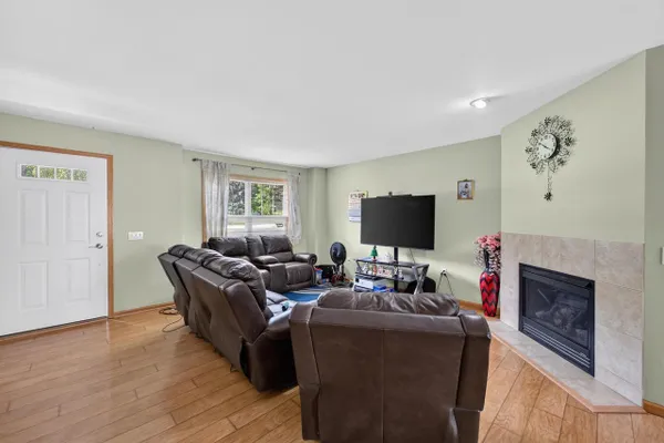 707 CRICKET LN 5