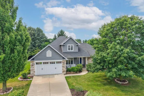 403 MAPLE LN