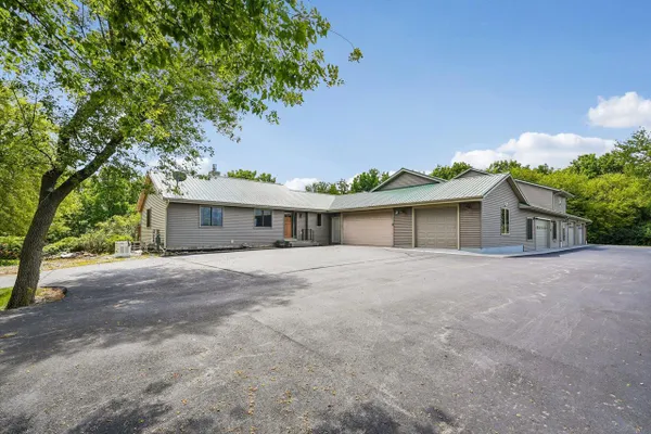 N727 N BLUE SPRING LAKE DR
