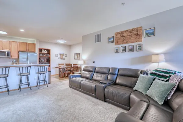 2933 W DREXEL AVE 506