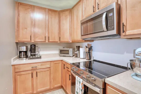 2933 W DREXEL AVE 506