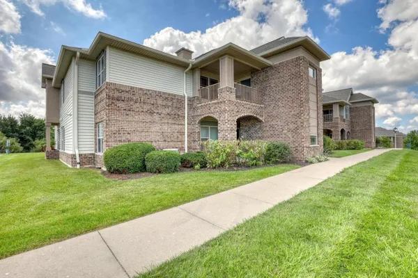 2933 W DREXEL AVE 506