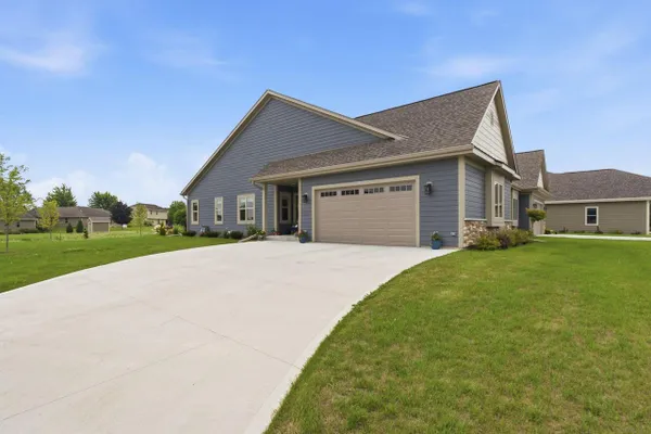 627 LAMBERT CT