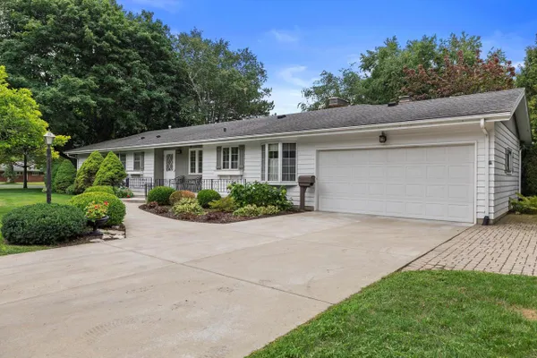 239 OLD PINE CIR