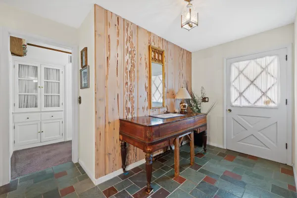 239 OLD PINE CIR