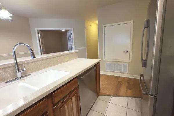 360 W WASHINGTON AVE 215