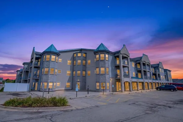 2320 JACKSON ST 102