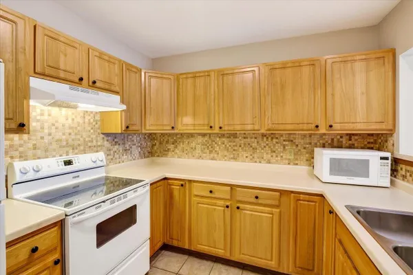 2320 JACKSON ST 102