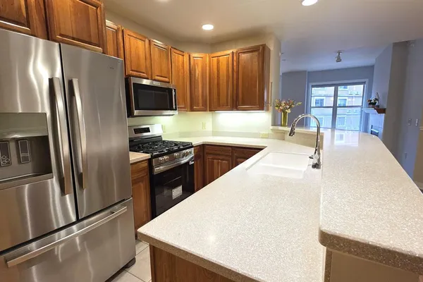 360 W WASHINGTON AVE 215