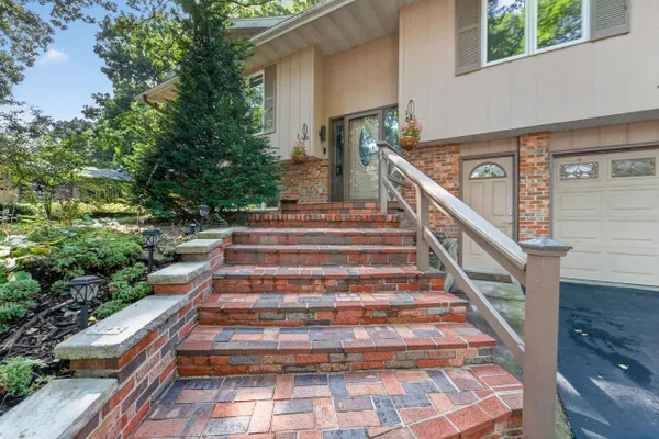 514 VALLEY RD