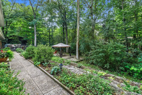 5003 BLUEBIRD LN