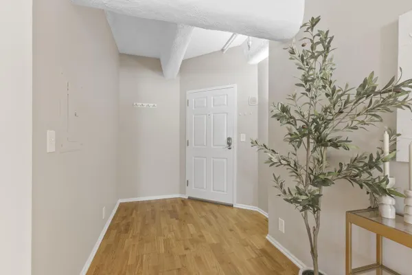270 E HIGHLAND AVE 113