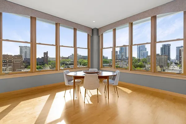 1325 N VAN BUREN ST 601