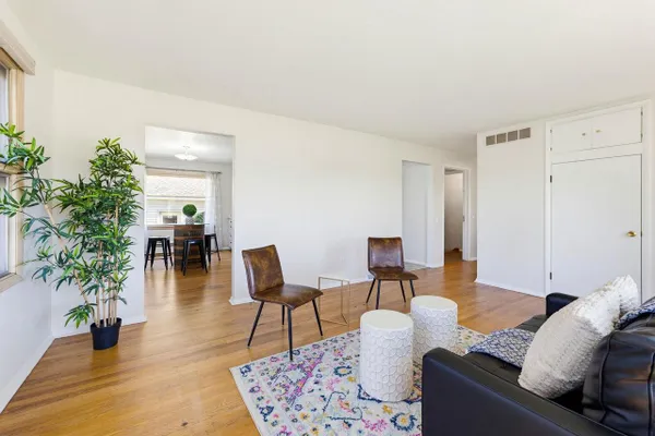 114 W OLIN AVE