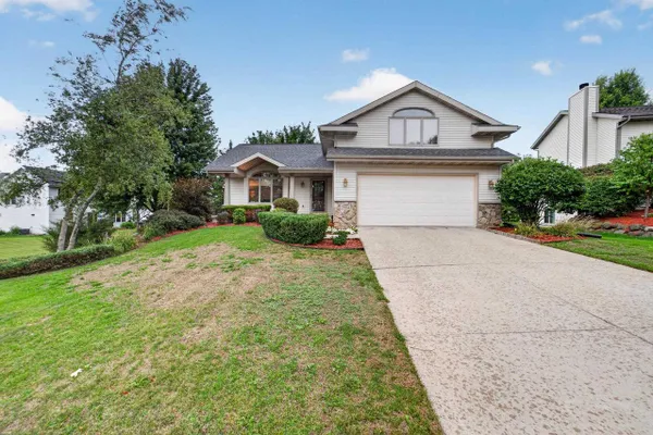 5904 RED OAK TRL