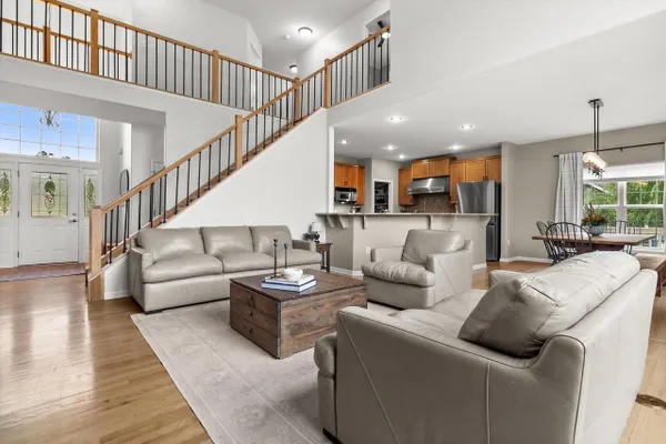 289 LAKERIDGE DR