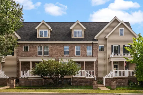 25 S GARDENS WAY