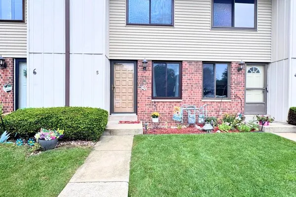 1415 OAKES RD 5