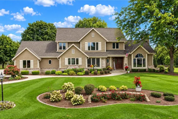 21135 STRATFORD CT