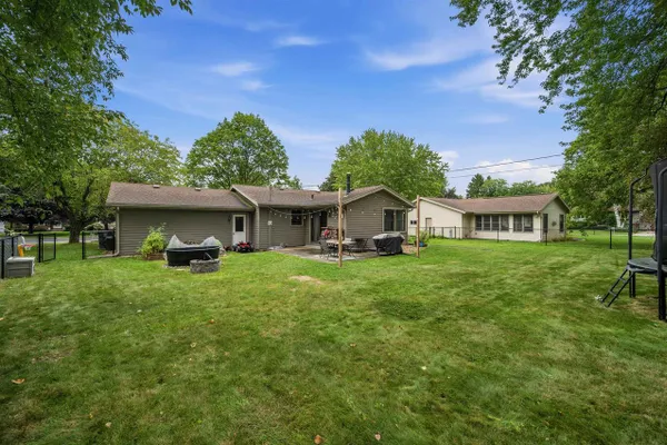 409 HYLAND DR